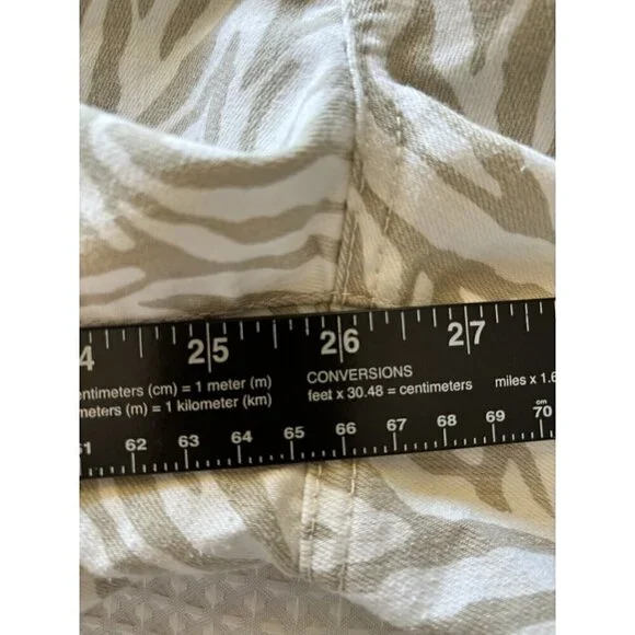 Chicos Platinum Denim Zebra Print Tan White Womens Size 2.5 /14US Ankle Jeans - Picture 12 of 12